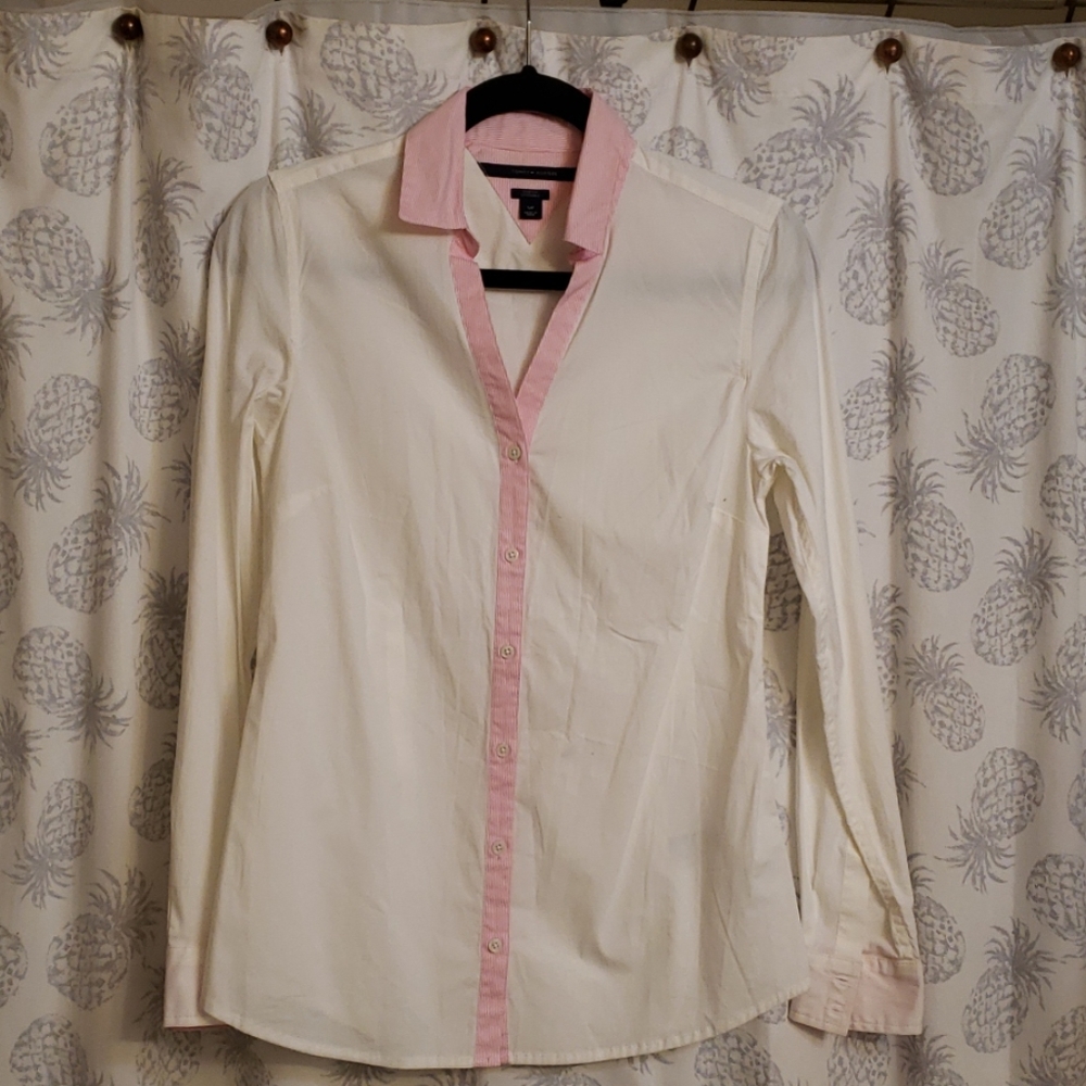 White shirt with pinks details